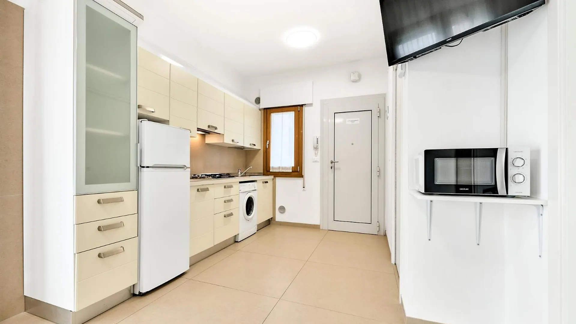 Jesolo Sun Beach House - Host Solution 0*, Lido di Jesolo