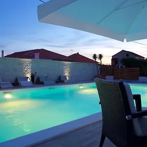 https://apartments-antonija-biograd-na-moru.hotelinzadar.com
